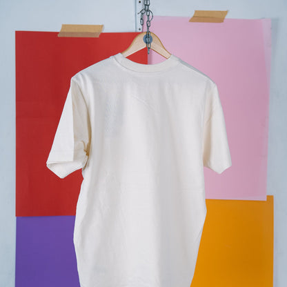 Shirt 'Gitaarvrouw' beige.