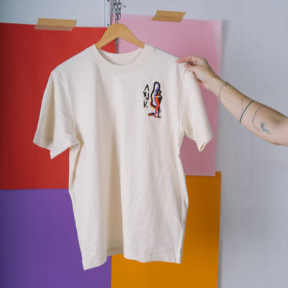 Shirt 'Gitaarvrouw' beige.