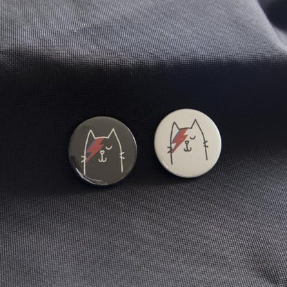 Button 'Bowie Kat' wit